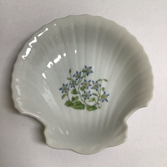 Takahashi Other - Vintage Takahashi Blue Floral Shell Shape Soap Dish Vanity Trinket Sea Japan